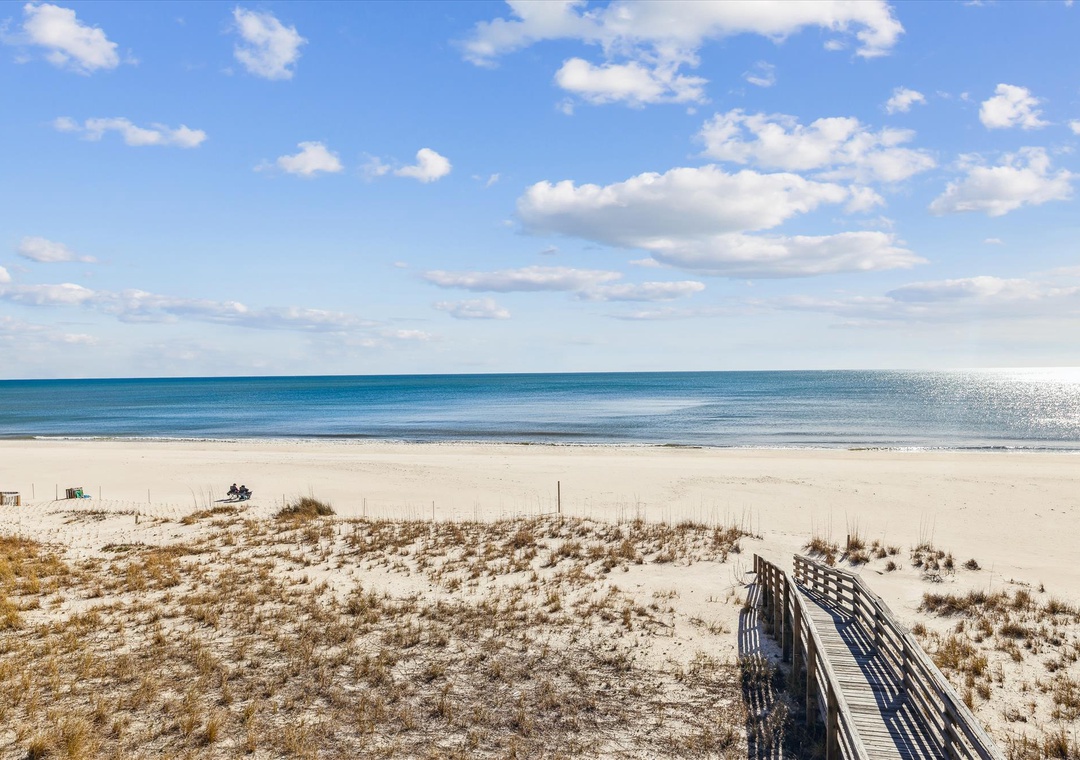 main level-view-126987_139