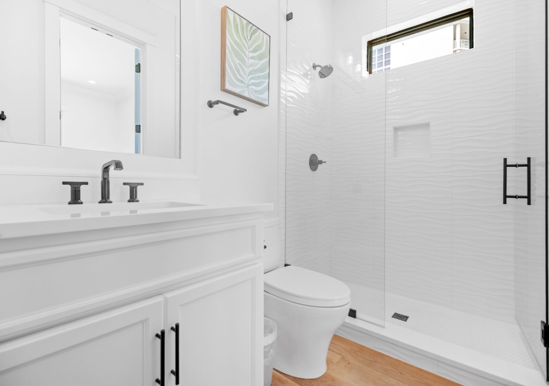 Azura - Second Floor - Fourth Bathroom