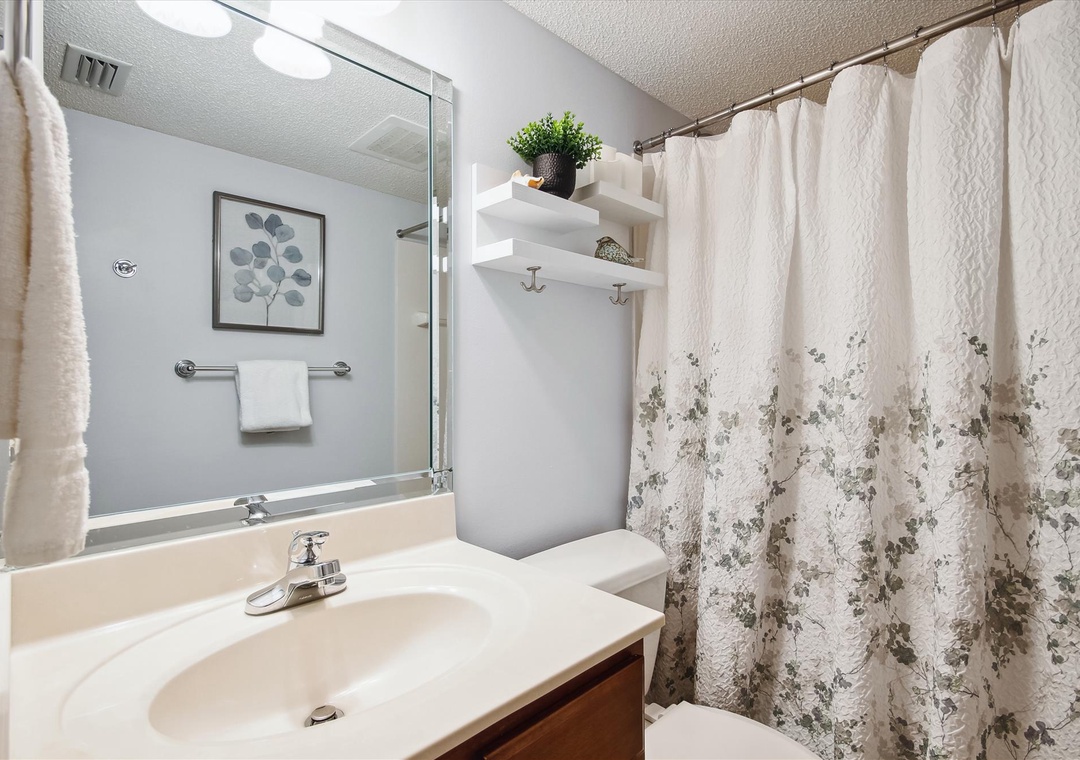 floor plan-bath-_mg_0536