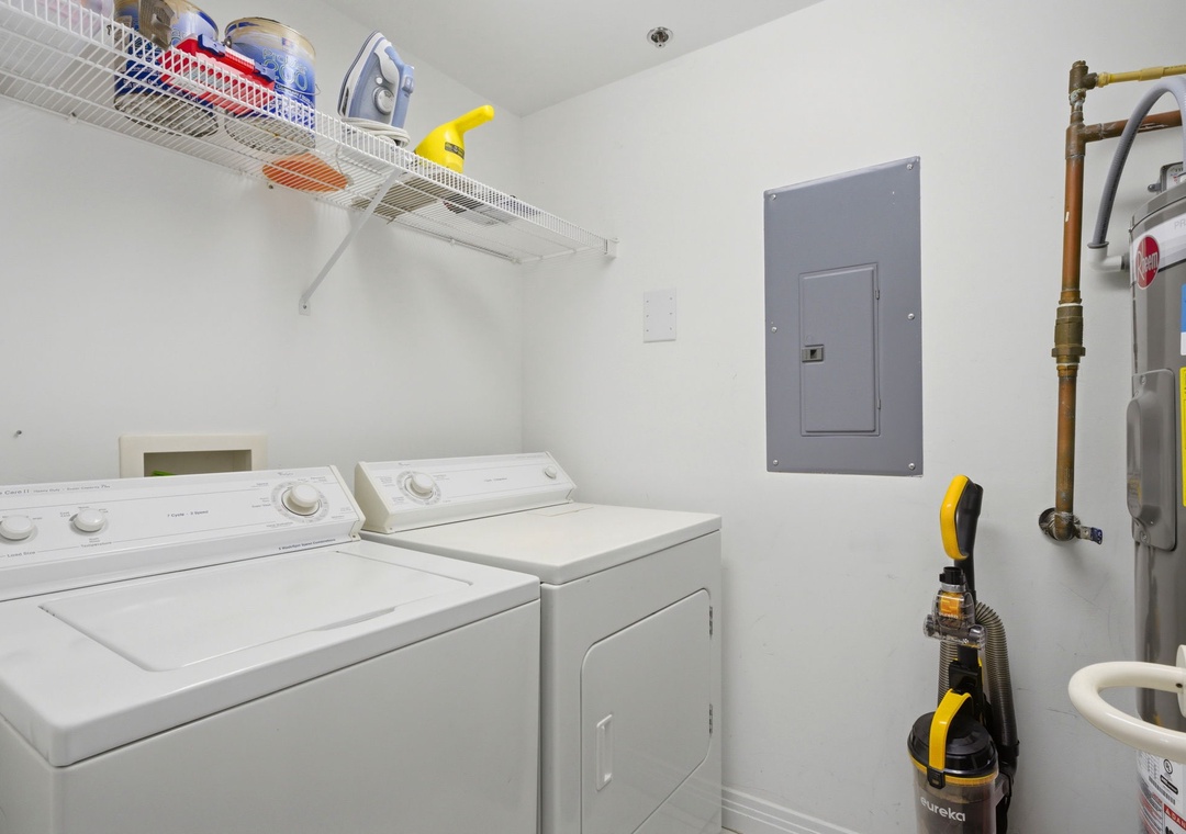 Beach Colony T PH1D- Your own full-size washer and dryer make packing light a breeze, with convenient shelving above for all your laundry essentials.