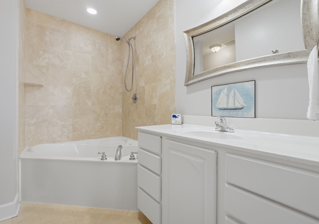 Sailmaker 901 - Bathroom 2