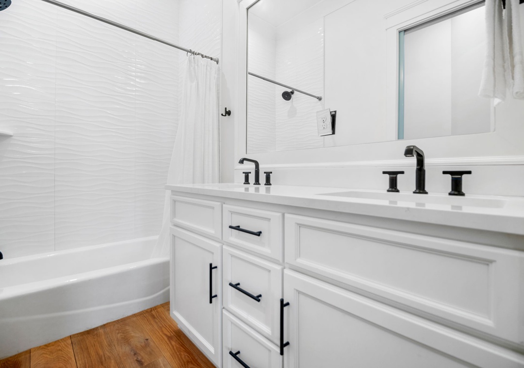 Azura - First Floor - Second Bathroom