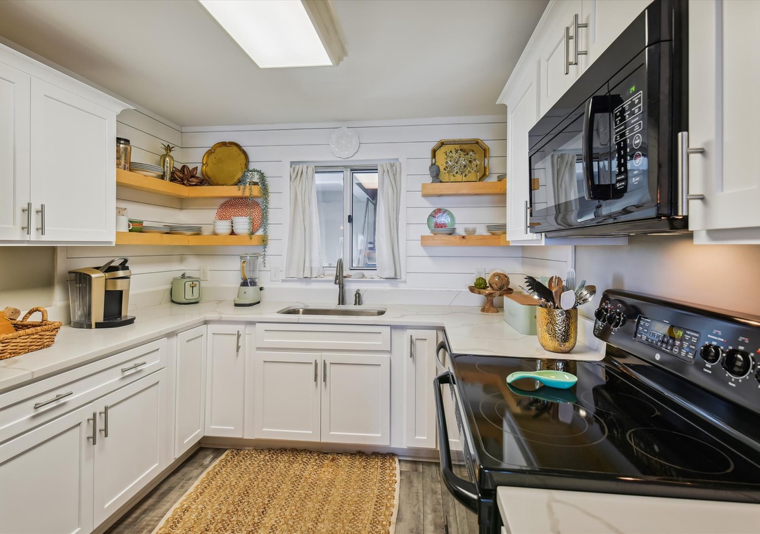 Sandy Key 831 Kitchen