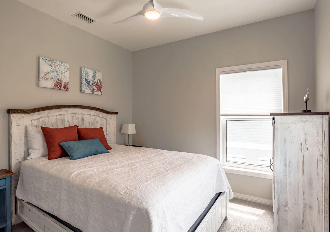 Lost Key Coastal Pointe Guest Bedroom #2 Queen Bed