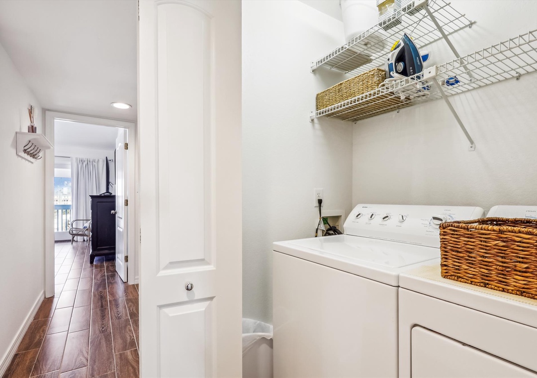 main level-washer dryer-125751_016