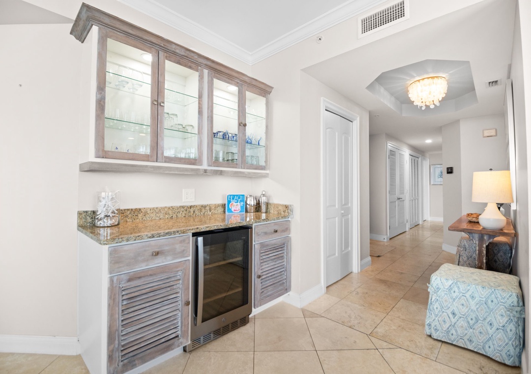 Indigo Unit 1701 - Wet Bar