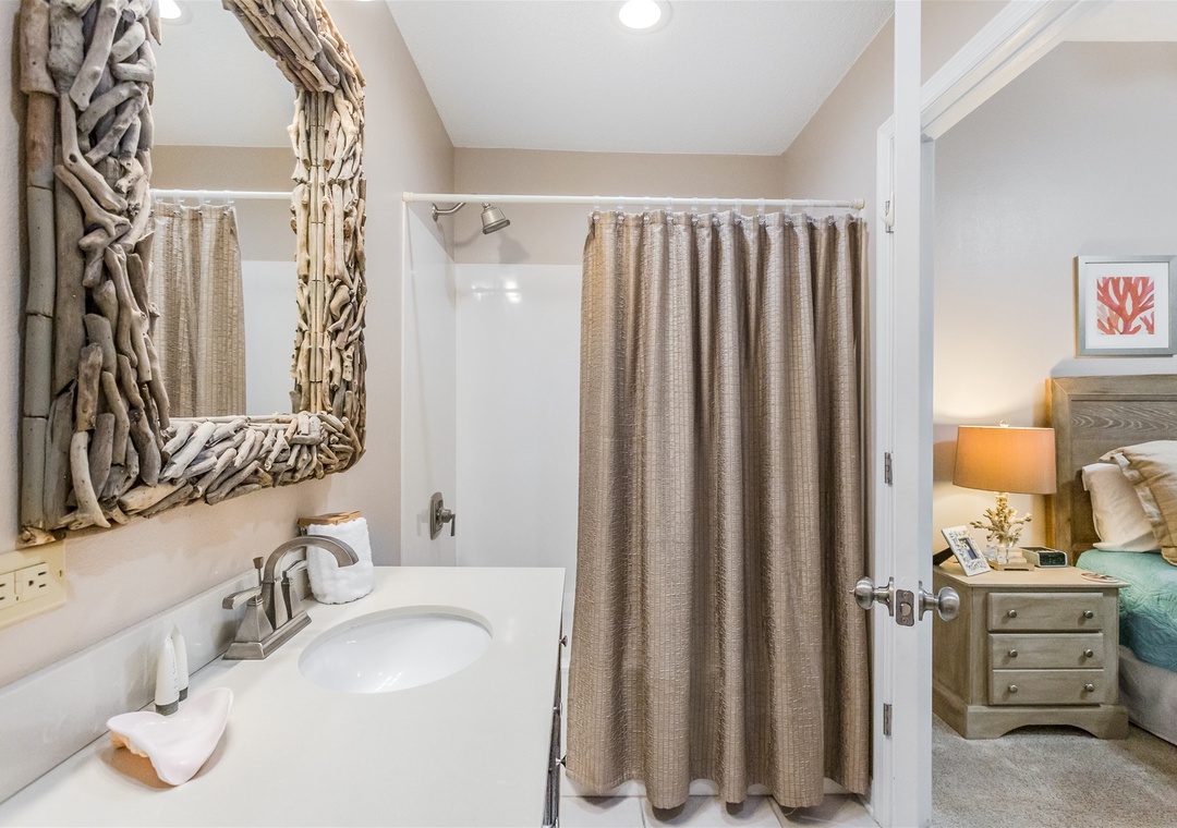 Spanish Key 207 Guest Bathroom #1