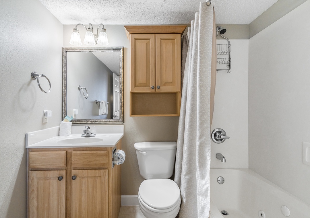 Sandy Key 826 Guest Bathroom #1