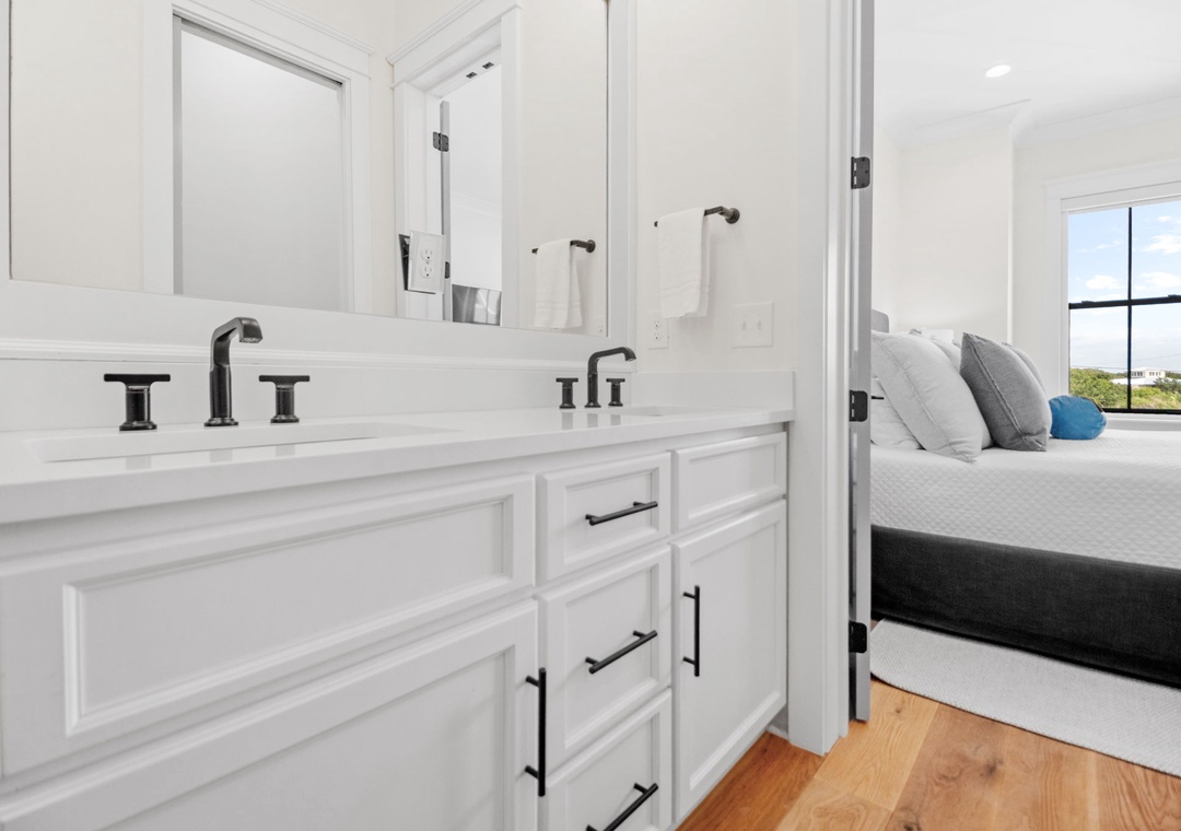 Azura - First Floor - Second Bathroom