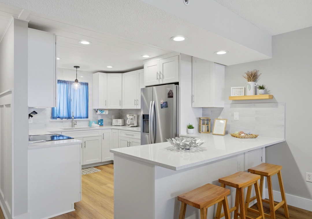 Sandy Key 622- View of Kitchen & Bar