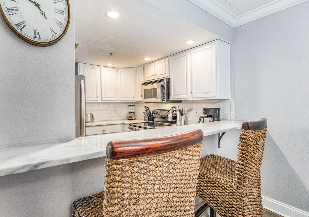 Ocean Breeze West 605 Kitchen Bar Seating for 2