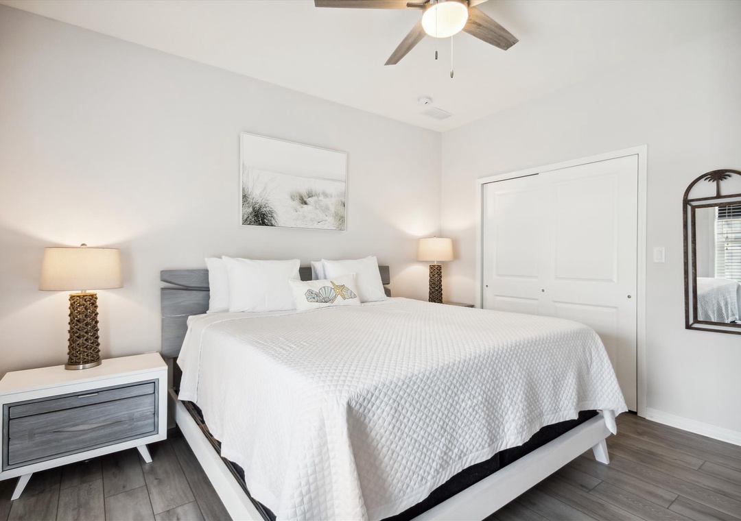 Lost Key Pelicans Paradise Guest Bedroom #1 King Bed