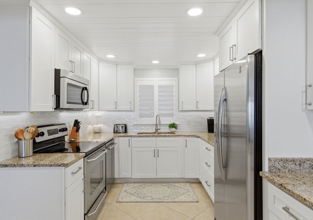 Sandy Key 818- Kitchen View