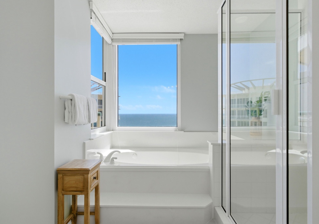 Beach Colony E13A- Bathroom 1 Tub & Shower