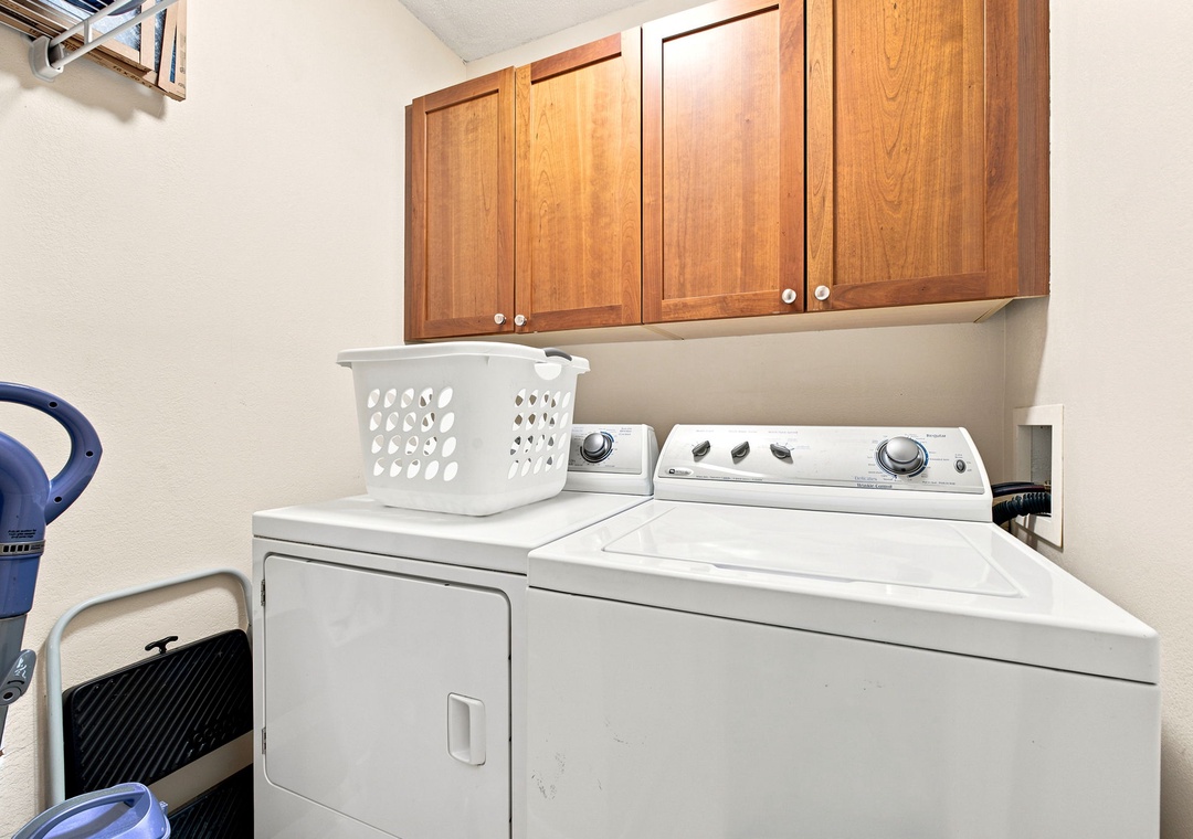Ocean Breeze W 105- Your own private laundry room makes packing light a breeze—toss in a load and unwind while the machines do the work.