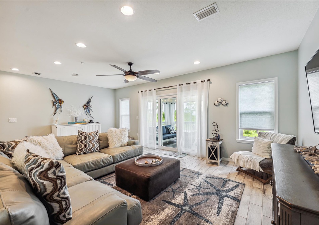 Key Breezes main level-living area 18a3803