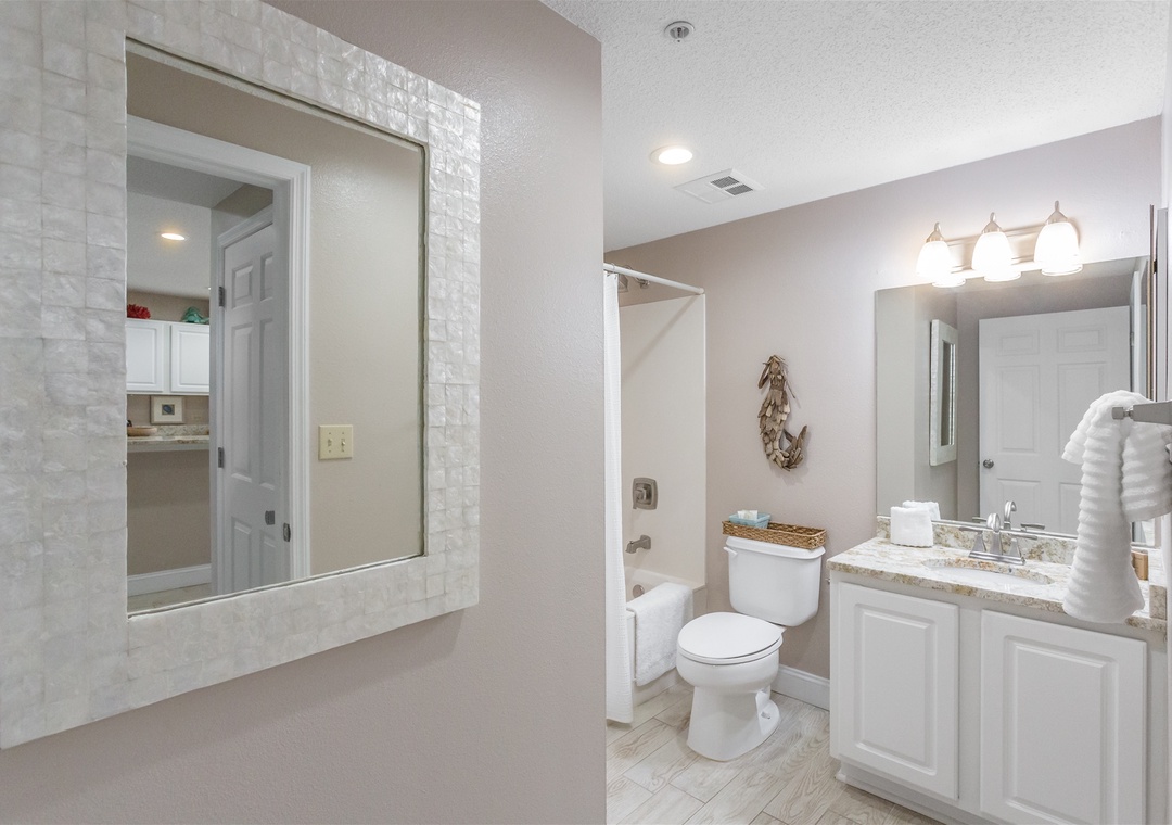 Spanish Key 207 Guest Bathroom #2