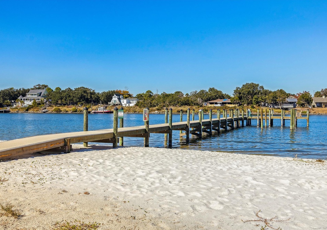 Sailmaker Place Riverside Right Side Of Dock