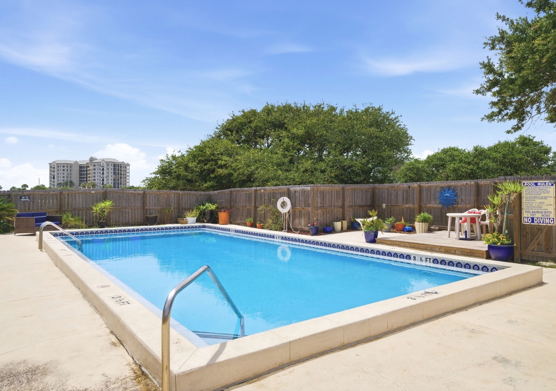 North Lost Key Landing- Pool