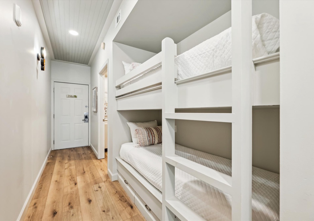 interiors-bunk beds-_18a2536