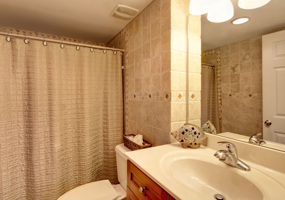 Ocean Breeze West 105 Guest Bathroom #1