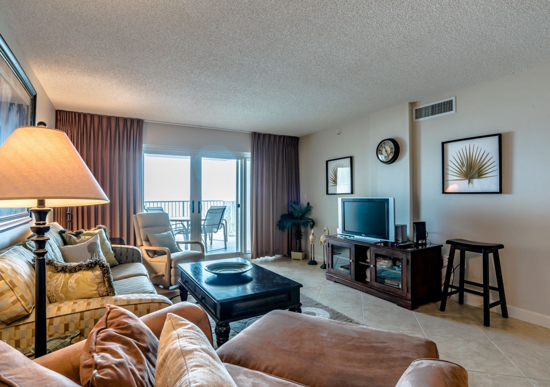 Sandy Key 336 Living Room and Beach View Balcony