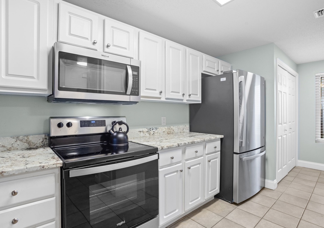 Palacio 1002- Kitchen View