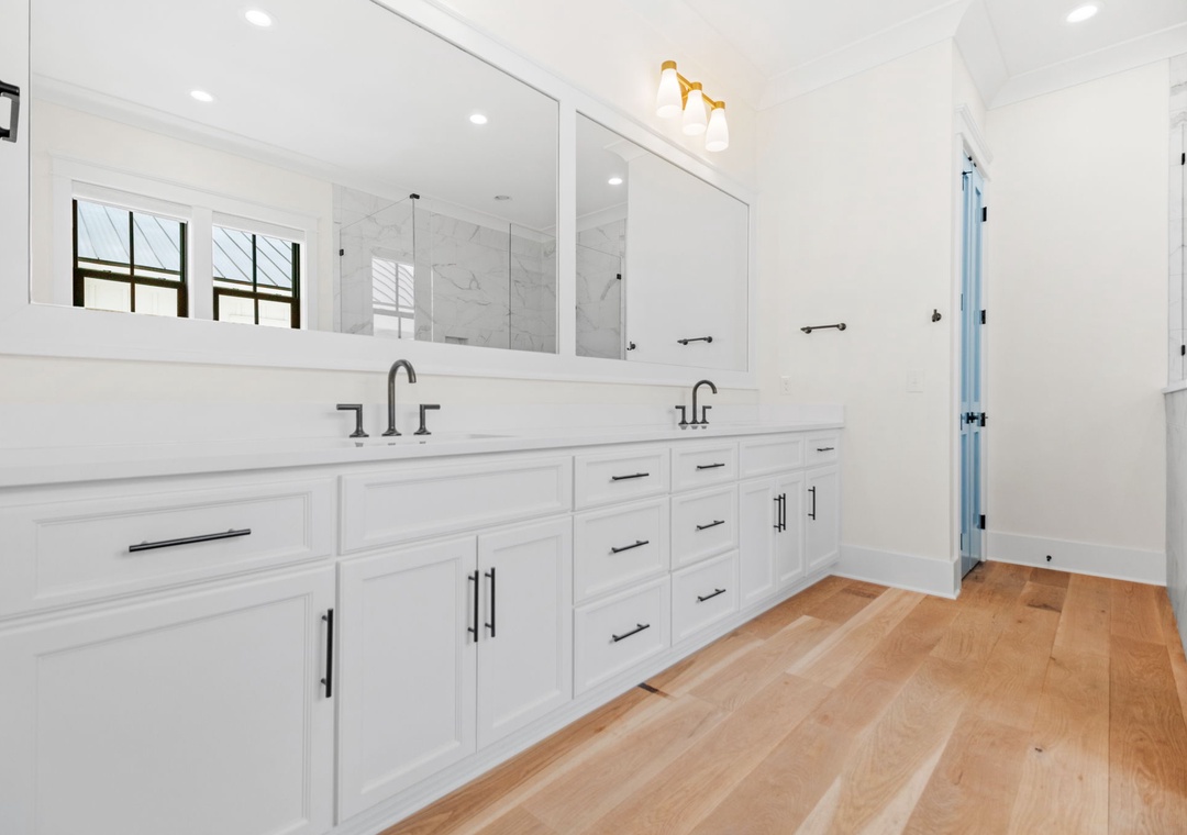 Azura - Second Floor - Primary Bathroom