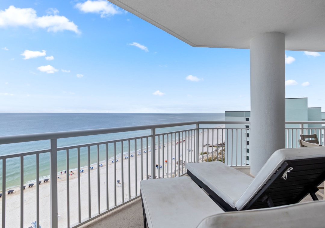 Palacio 1002- Balcony View to West