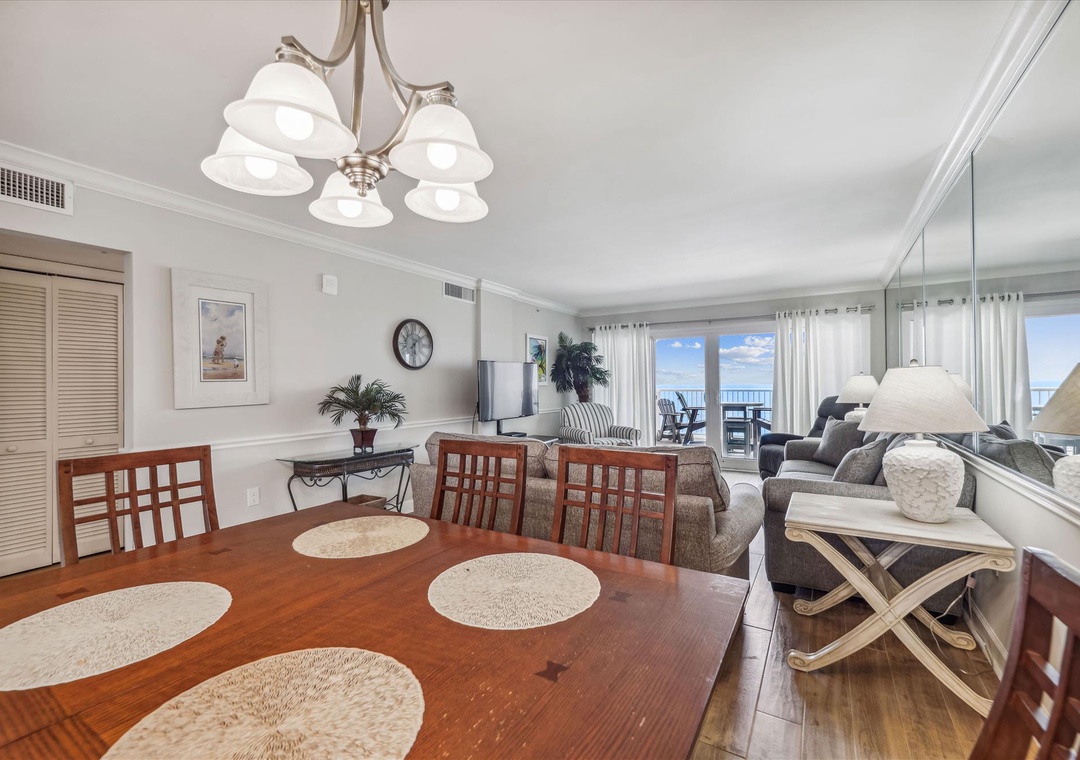 interiors-dining area-123042041