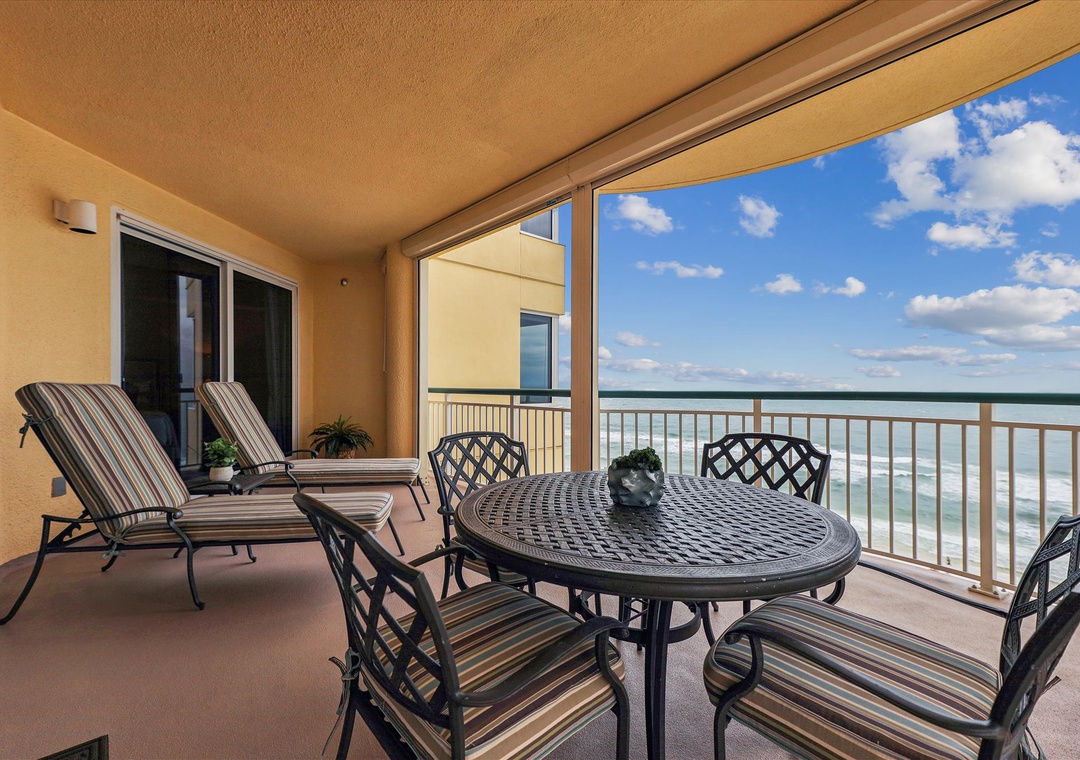 beachcolonytower9cmainbalcony218a5006