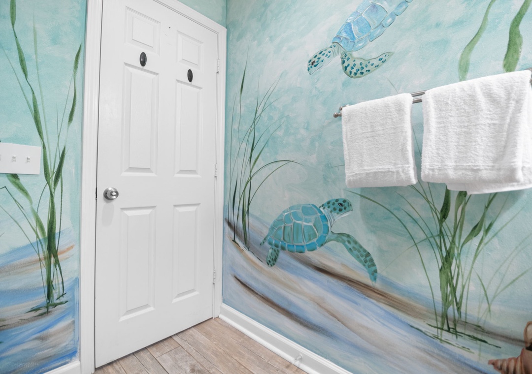 Needle Point Unit B21 - Primary Bathroom