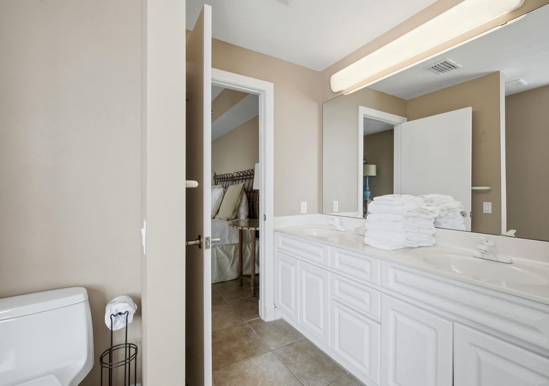 Beach Colony Tower PH1D- Bathroom 1 Entrance & Double Vanity