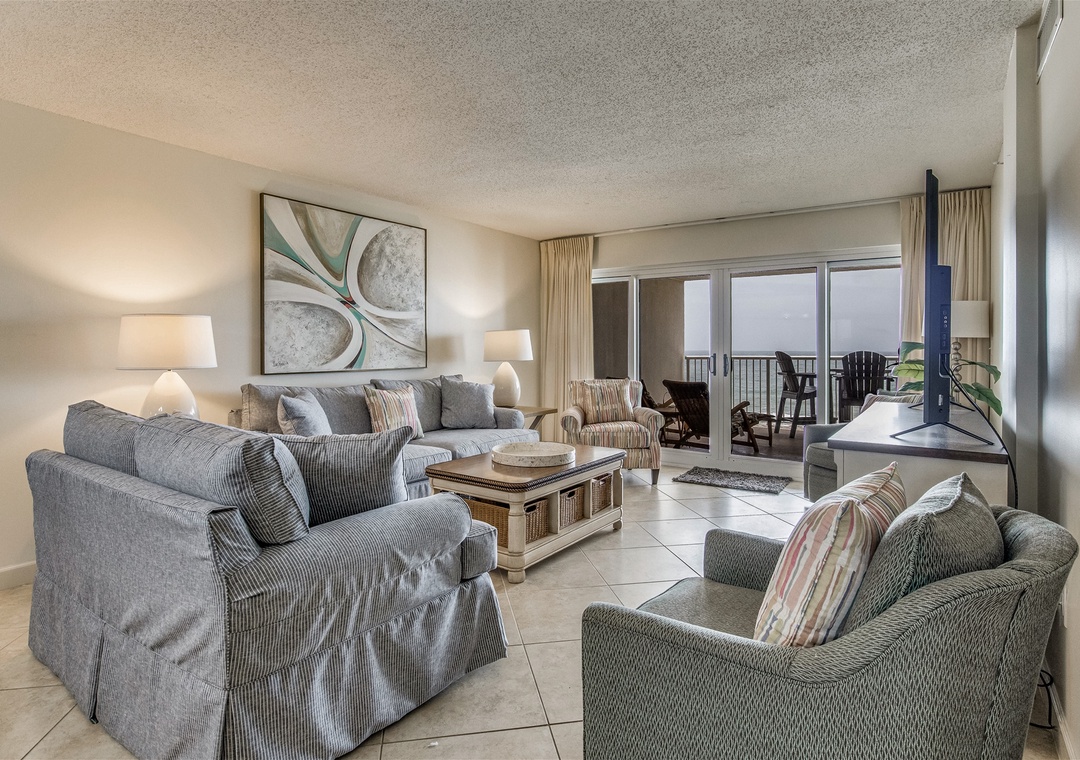 Sandy Key 536 Living Room and Beach View Balcony