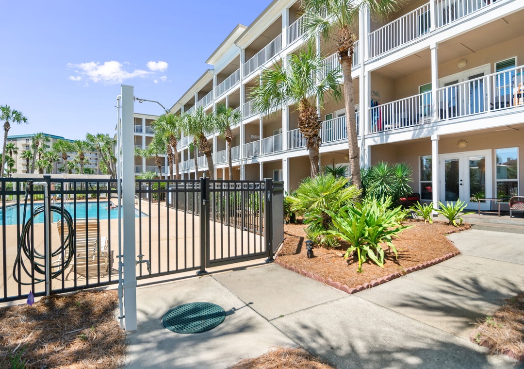 Grand Caribbean 106E-1