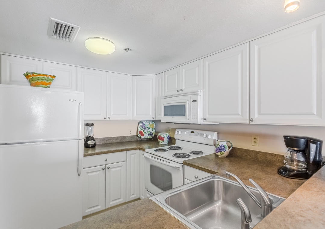 Ocean Breeze West 603 Kitchen