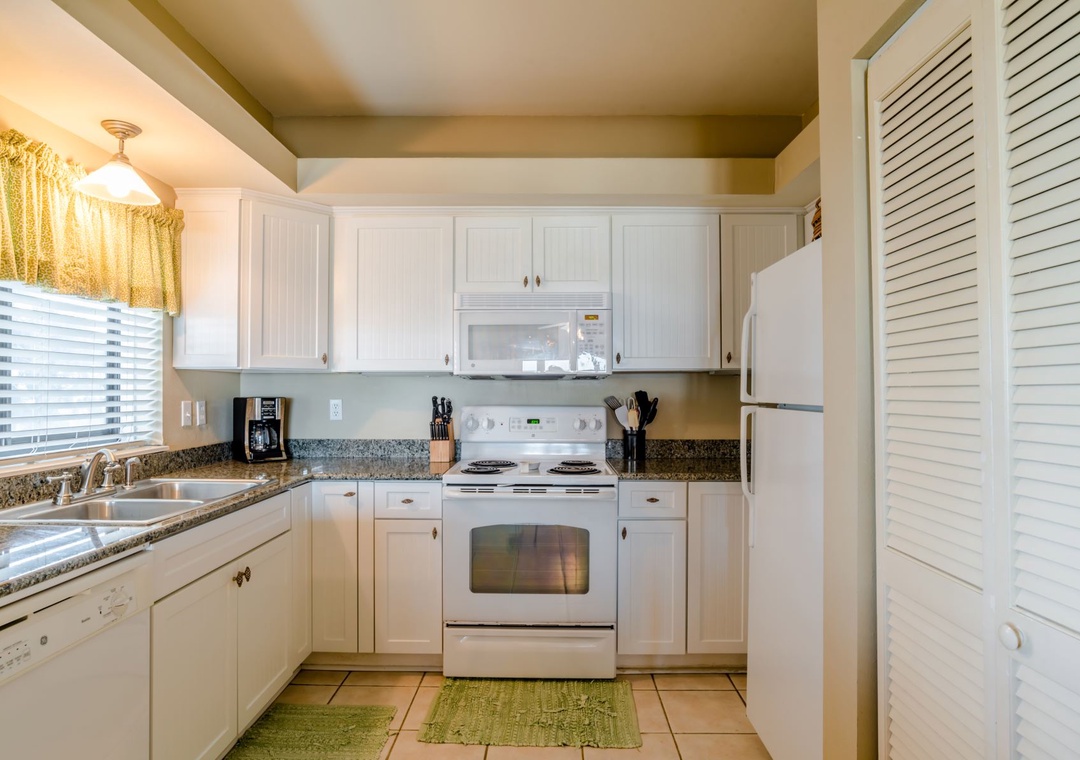 Shipwatch D204 Kitchen