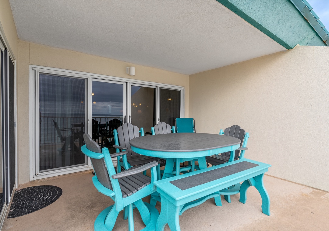 Sandy Key 826 Balcony Table and Chairs