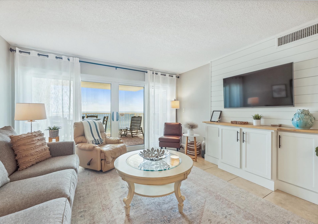 Sandy Key 622 Living Area-128539051