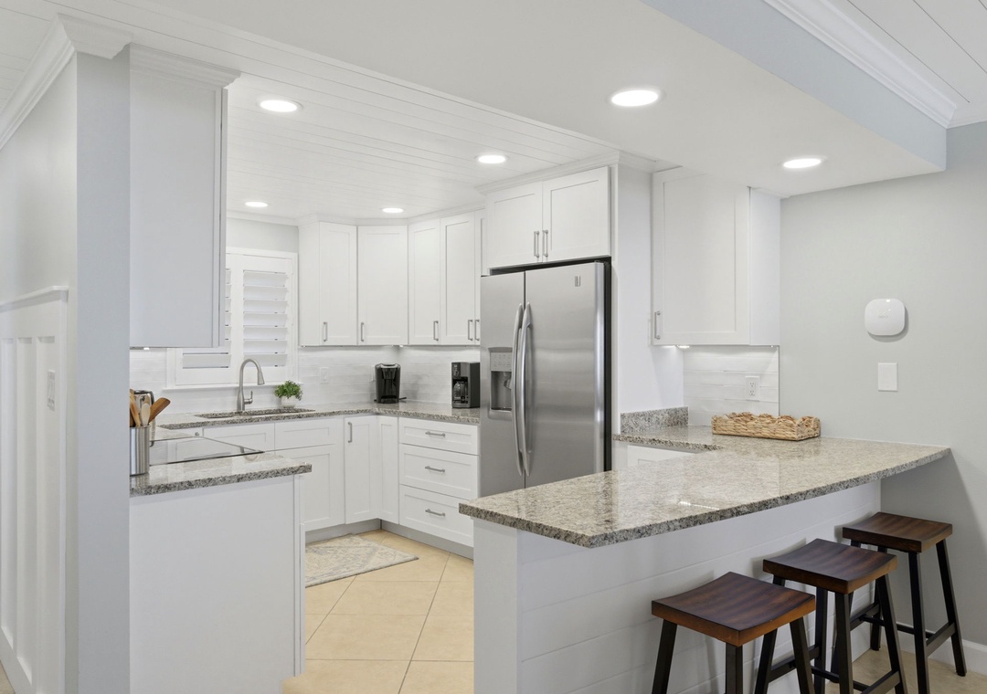 Sandy Key 818- Kitchen