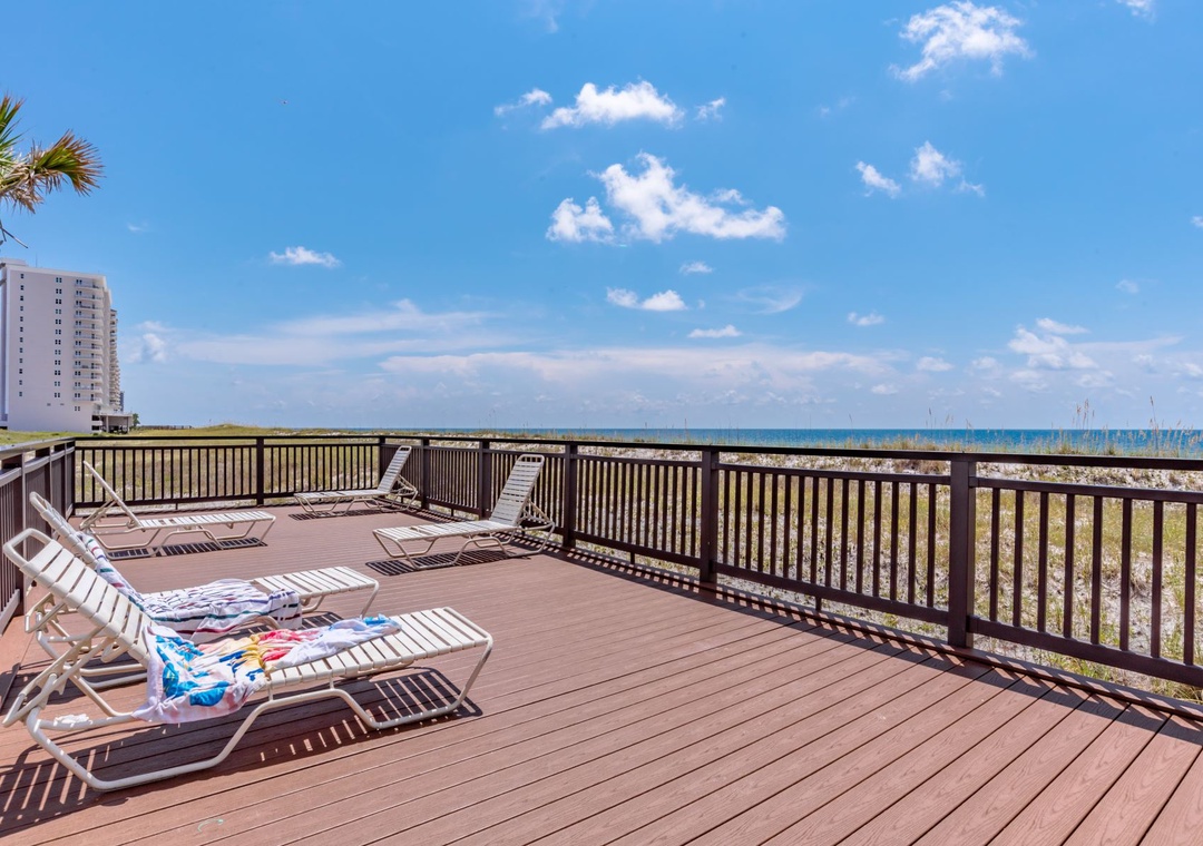 Ocean Breeze East Condos Sundeck