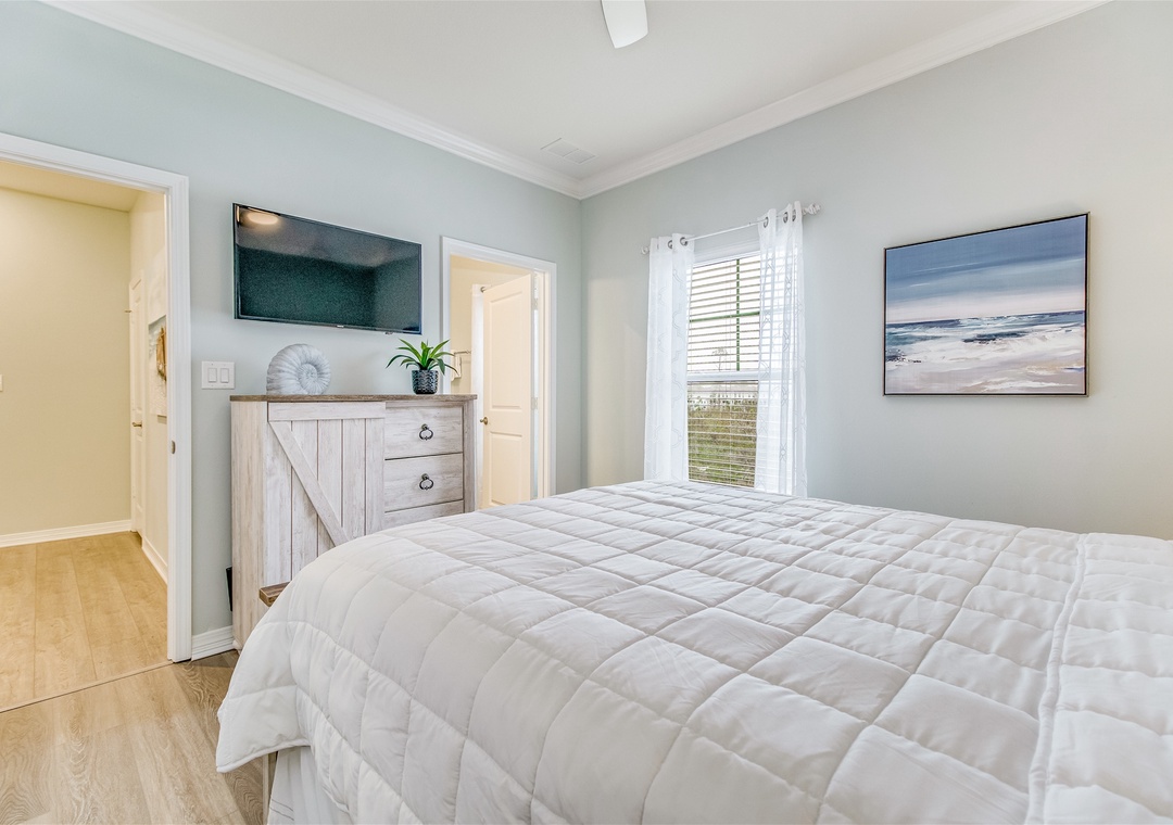 Lost Key Beach Walk Retreat Bedroom #2 with Attached Bathroom