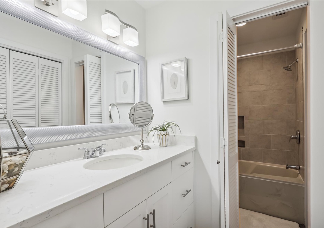 main level-bath-125750_105