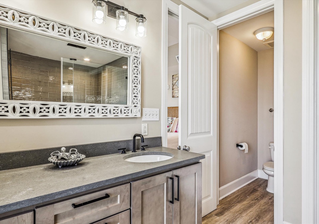 Sailmaker 1001 Guest Bathroom #1