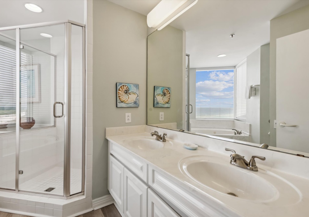 floor plan-primary bath-_18a0979