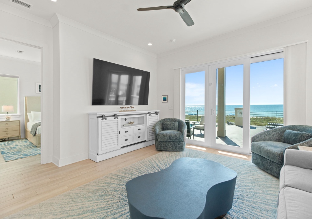 Vivianna #11- Third Floor - Bonus Living Room