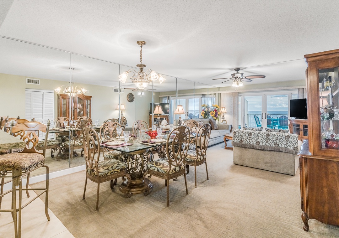 Sandy Key 826 Dining Room