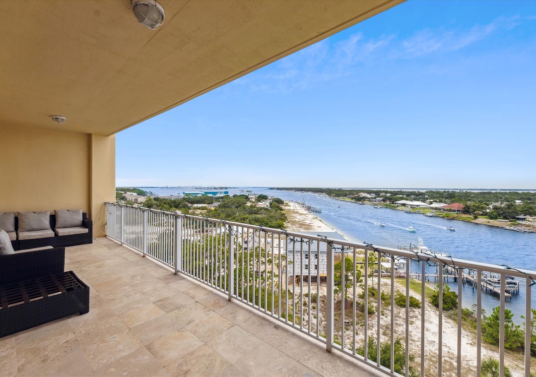 Sailmaker 901 Balcony View