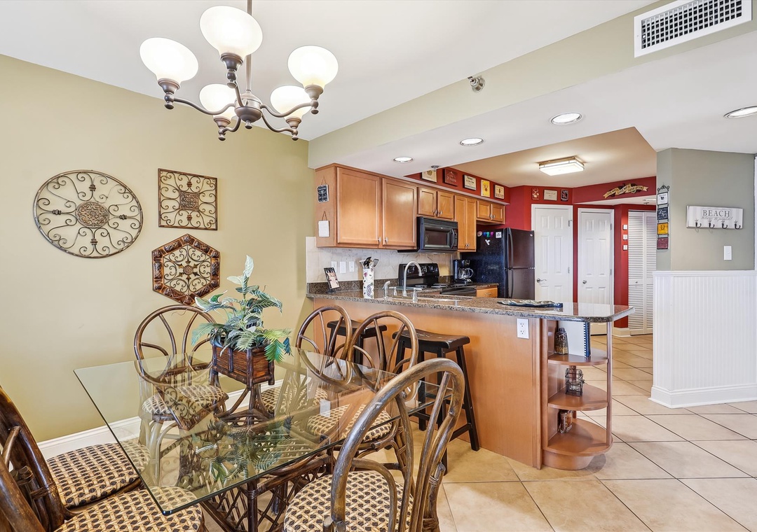 Perdido Sun 900 Dining Room