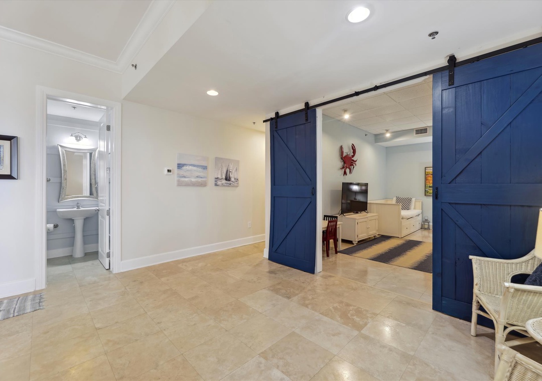 Sailmaker 901 Hallway and Kids Room